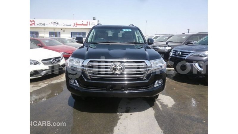 Big with watermark toyota land cruiser conakry import dubai 4708