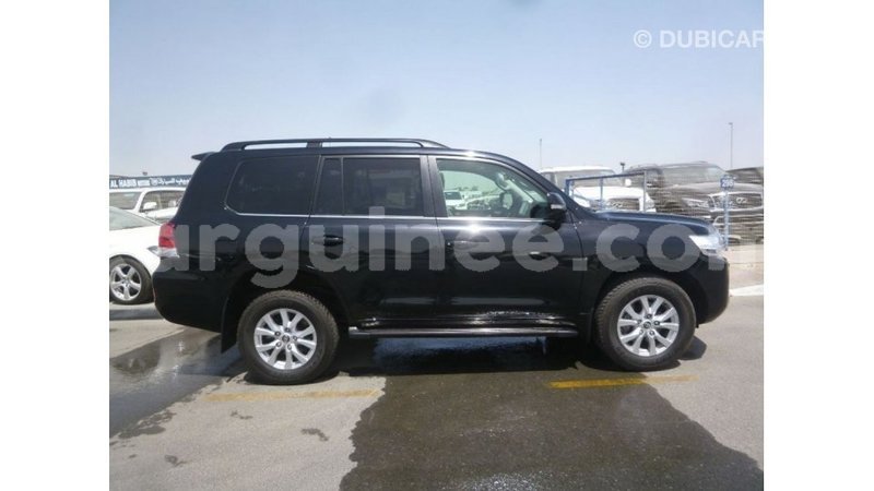 Big with watermark toyota land cruiser conakry import dubai 4708