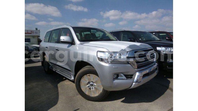 Big with watermark toyota land cruiser conakry import dubai 4709