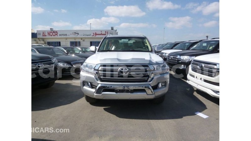 Big with watermark toyota land cruiser conakry import dubai 4709