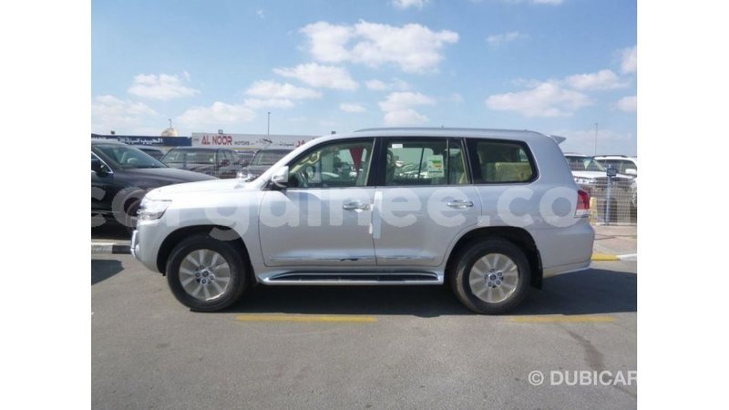 Big with watermark toyota land cruiser conakry import dubai 4709