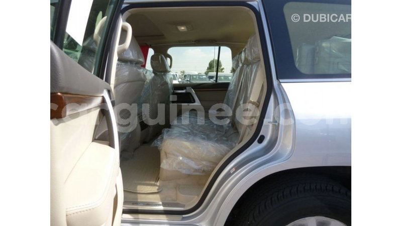 Big with watermark toyota land cruiser conakry import dubai 4710