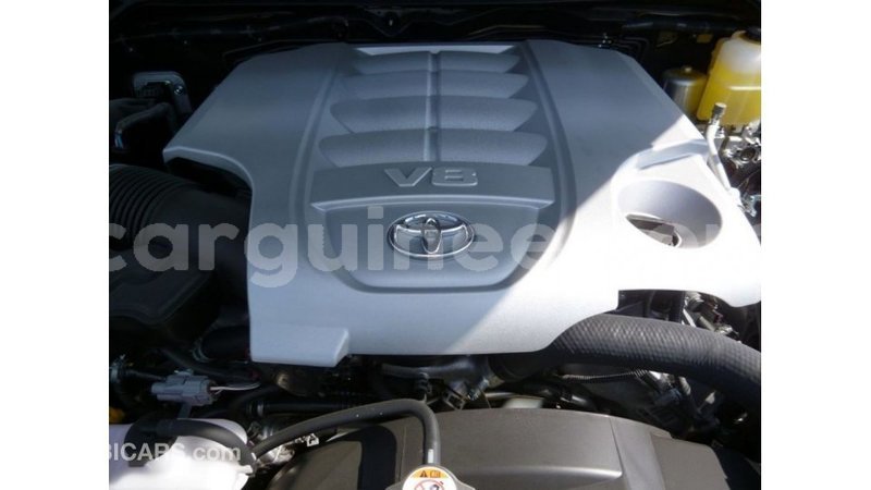 Big with watermark toyota land cruiser conakry import dubai 4710