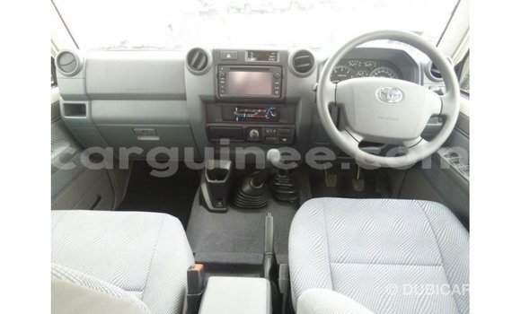 Buy Import Toyota Land Cruiser White Car in Import - Dubai in Conakry Buy Import Toyota Land Cruiser White Car in Import - Dubai in Conakry