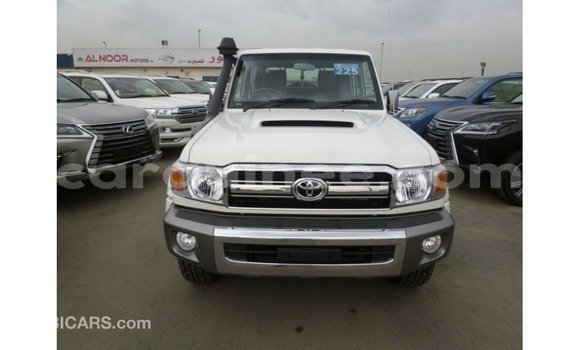 Buy Import Toyota Land Cruiser White Car in Import - Dubai in Conakry Buy Import Toyota Land Cruiser White Car in Import - Dubai in Conakry