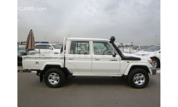 Buy Import Toyota Land Cruiser White Car in Import - Dubai in Conakry Buy Import Toyota Land Cruiser White Car in Import - Dubai in Conakry