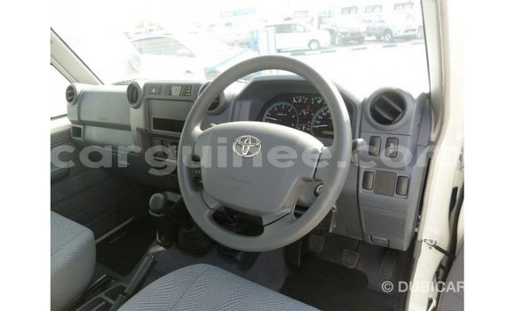Buy Import Toyota Land Cruiser White Car in Import - Dubai in Conakry Buy Import Toyota Land Cruiser White Car in Import - Dubai in Conakry