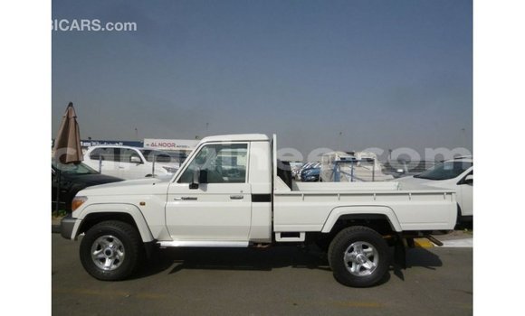 Buy Import Toyota Land Cruiser White Car in Import - Dubai in Conakry Buy Import Toyota Land Cruiser White Car in Import - Dubai in Conakry