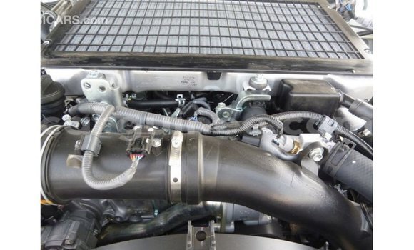 Buy Import Toyota Land Cruiser White Car in Import - Dubai in Conakry Buy Import Toyota Land Cruiser White Car in Import - Dubai in Conakry