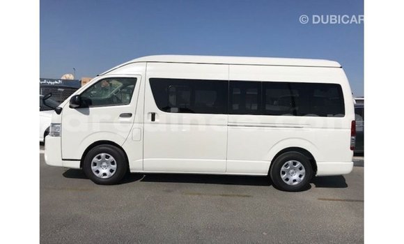 Acheter Import Voiture Toyota Hiace Blanc à Import - Dubai, Conakry Acheter Import Voiture Toyota Hiace Blanc à Import - Dubai, Conakry