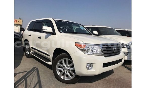 Buy Import Toyota Land Cruiser White Car in Import - Dubai in Conakry Buy Import Toyota Land Cruiser White Car in Import - Dubai in Conakry