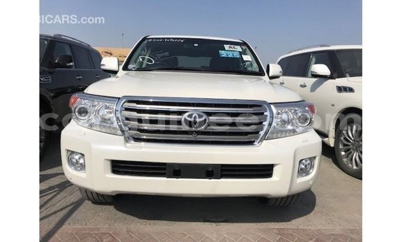 Buy Import Toyota Land Cruiser White Car in Import - Dubai in Conakry Buy Import Toyota Land Cruiser White Car in Import - Dubai in Conakry