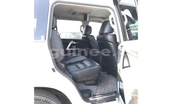 Buy Import Toyota Land Cruiser White Car in Import - Dubai in Conakry Buy Import Toyota Land Cruiser White Car in Import - Dubai in Conakry