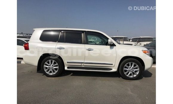 Buy Import Toyota Land Cruiser White Car in Import - Dubai in Conakry Buy Import Toyota Land Cruiser White Car in Import - Dubai in Conakry