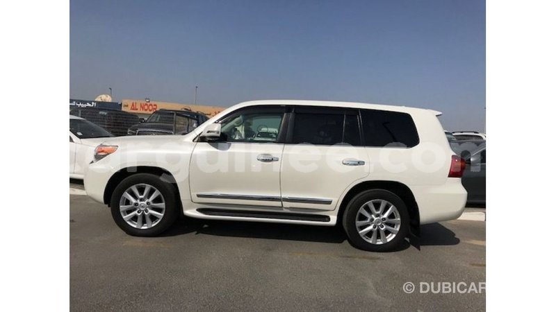 Big with watermark toyota land cruiser conakry import dubai 4737