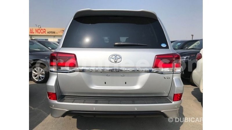 Big with watermark toyota land cruiser conakry import dubai 4739