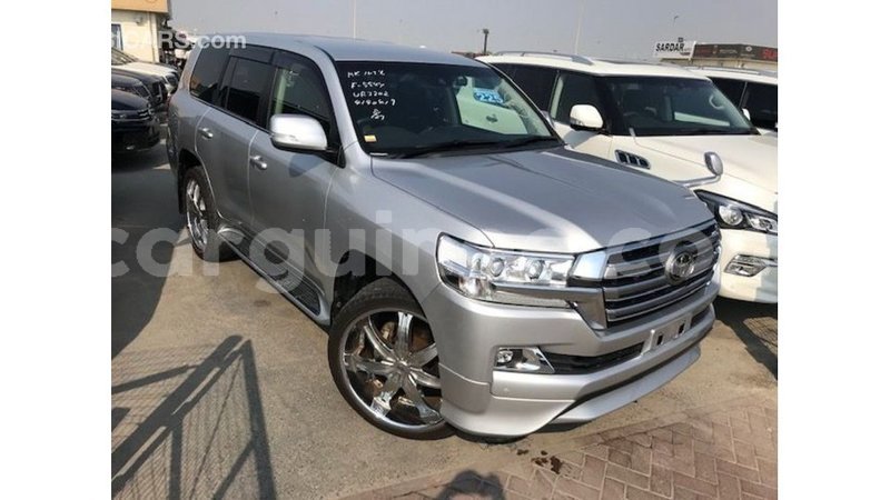 Big with watermark toyota land cruiser conakry import dubai 4739