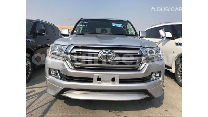 Big with watermark toyota land cruiser conakry import dubai 4739