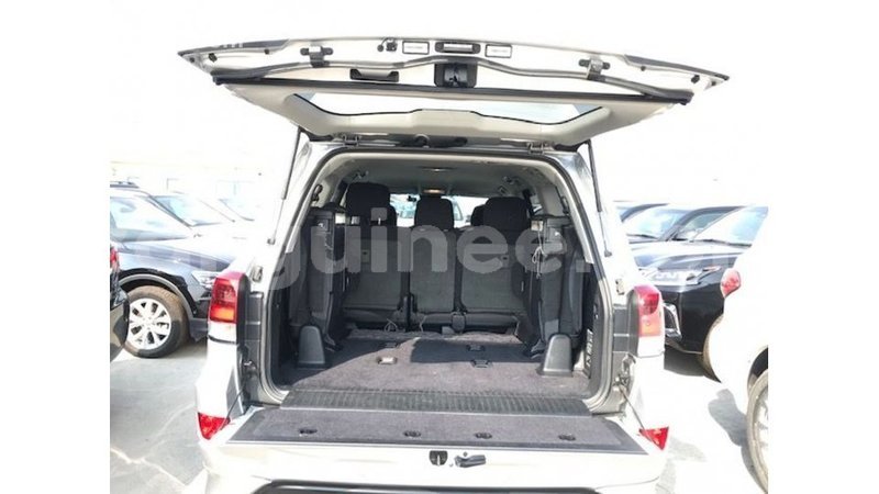 Big with watermark toyota land cruiser conakry import dubai 4739