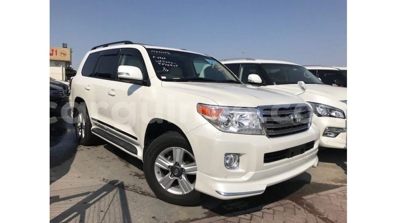 Big with watermark toyota land cruiser conakry import dubai 4740