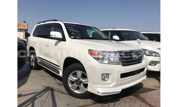 Buy Import Toyota Land Cruiser White Car in Import - Dubai in Conakry Buy Import Toyota Land Cruiser White Car in Import - Dubai in Conakry