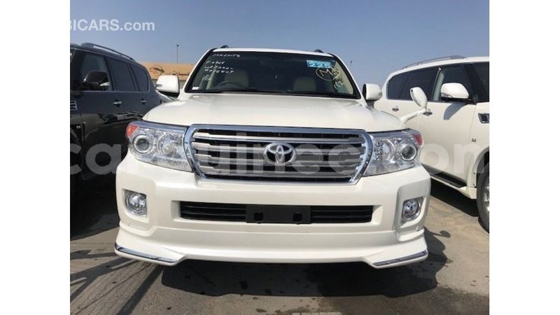 Big with watermark toyota land cruiser conakry import dubai 4740