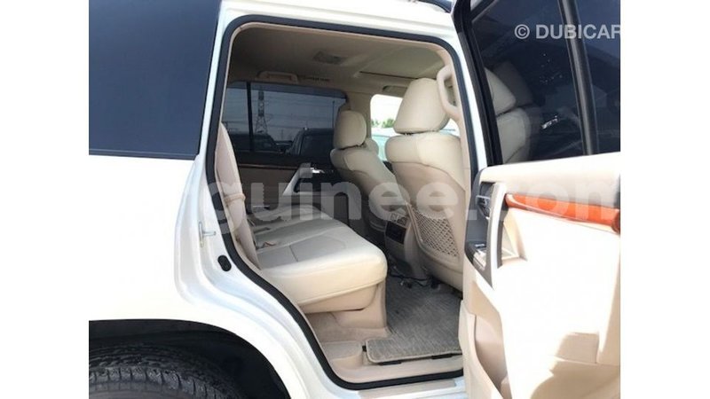 Big with watermark toyota land cruiser conakry import dubai 4740