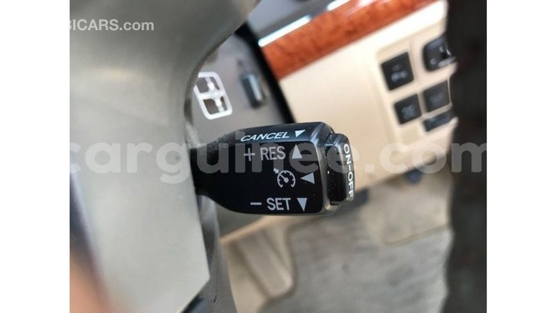 Big with watermark toyota land cruiser conakry import dubai 4740