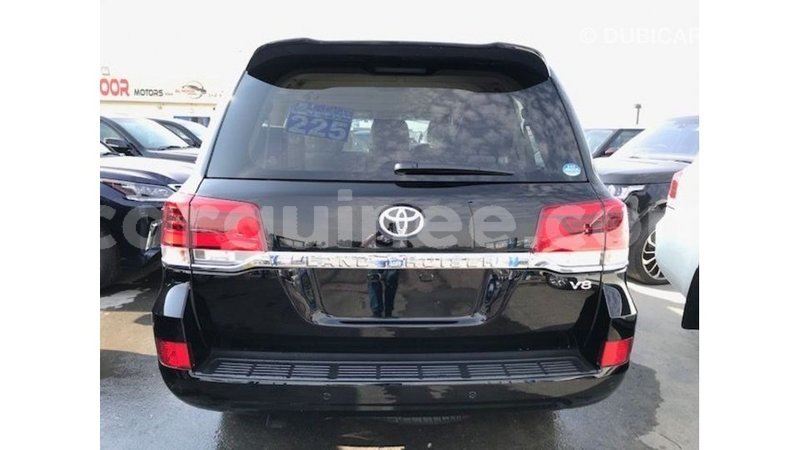 Big with watermark toyota land cruiser conakry import dubai 4741