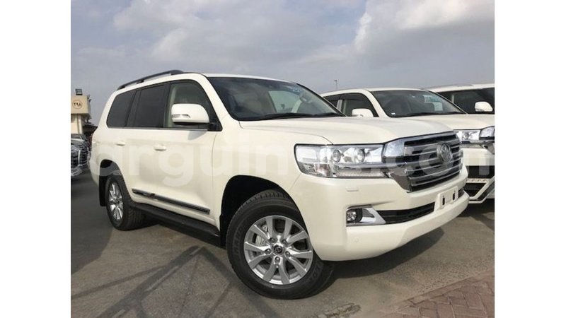 Big with watermark toyota land cruiser conakry import dubai 4742