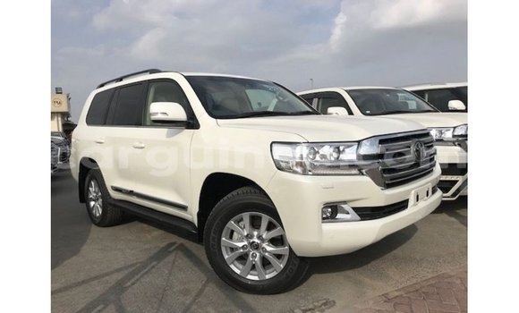 Buy Import Toyota Land Cruiser White Car in Import - Dubai in Conakry Buy Import Toyota Land Cruiser White Car in Import - Dubai in Conakry