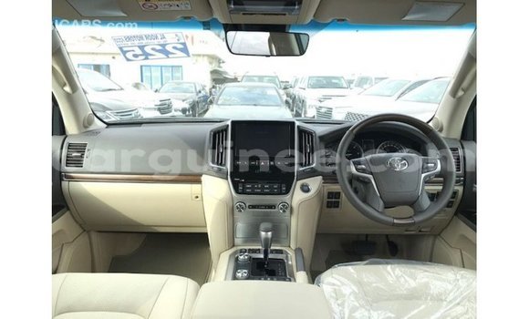 Buy Import Toyota Land Cruiser White Car in Import - Dubai in Conakry Buy Import Toyota Land Cruiser White Car in Import - Dubai in Conakry