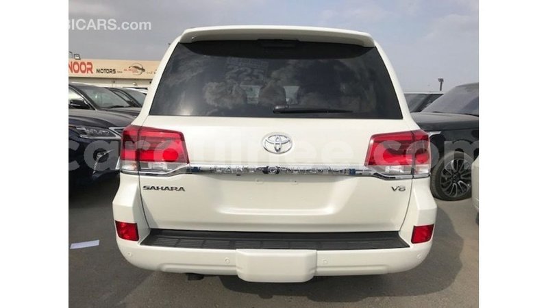 Big with watermark toyota land cruiser conakry import dubai 4742