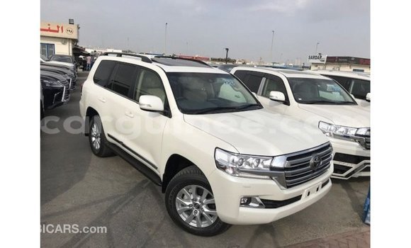 Buy Import Toyota Land Cruiser White Car in Import - Dubai in Conakry Buy Import Toyota Land Cruiser White Car in Import - Dubai in Conakry