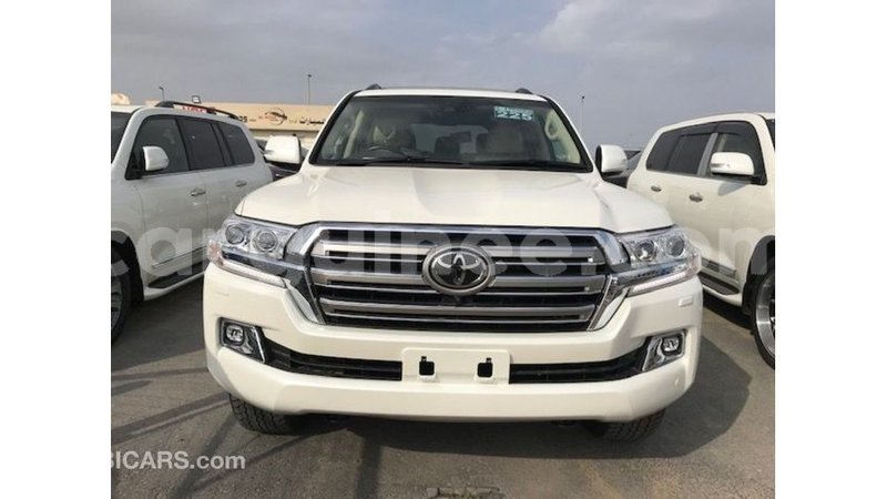 Big with watermark toyota land cruiser conakry import dubai 4742