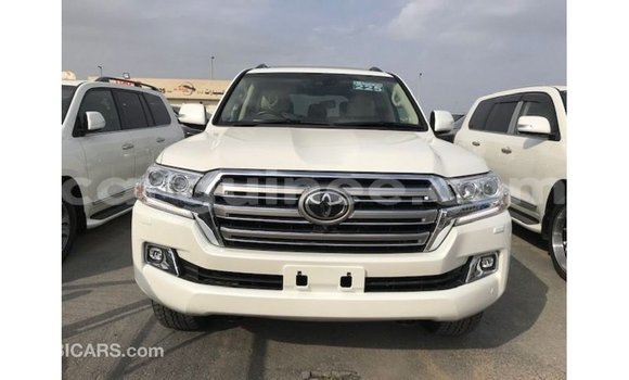 Buy Import Toyota Land Cruiser White Car in Import - Dubai in Conakry Buy Import Toyota Land Cruiser White Car in Import - Dubai in Conakry
