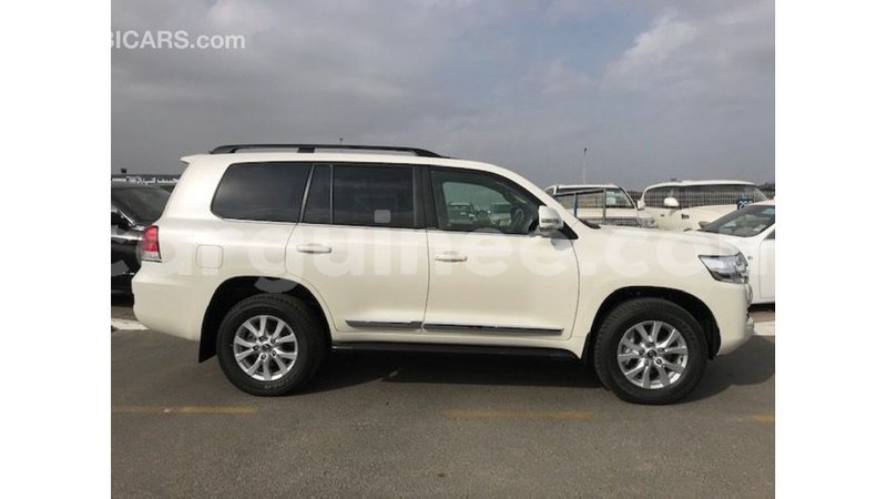 Big with watermark toyota land cruiser conakry import dubai 4742