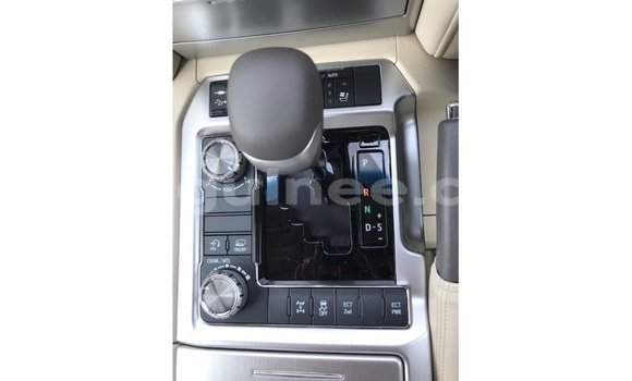Buy Import Toyota Land Cruiser White Car in Import - Dubai in Conakry Buy Import Toyota Land Cruiser White Car in Import - Dubai in Conakry