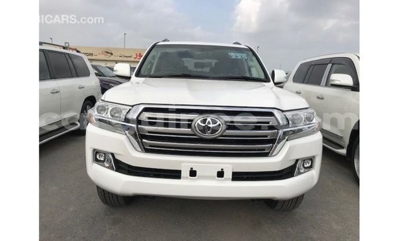 Buy Import Toyota Land Cruiser White Car in Import - Dubai in Conakry Buy Import Toyota Land Cruiser White Car in Import - Dubai in Conakry