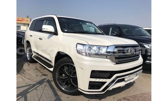 Buy Import Toyota Land Cruiser White Car in Import - Dubai in Conakry Buy Import Toyota Land Cruiser White Car in Import - Dubai in Conakry