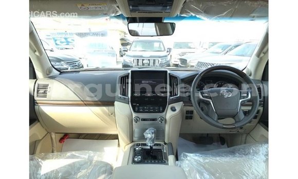 Buy Import Toyota Land Cruiser White Car in Import - Dubai in Conakry Buy Import Toyota Land Cruiser White Car in Import - Dubai in Conakry