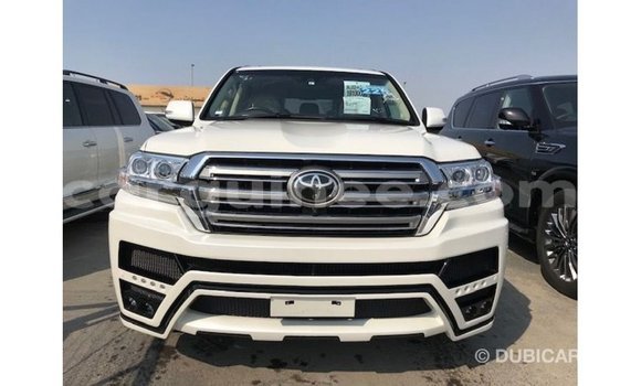 Buy Import Toyota Land Cruiser White Car in Import - Dubai in Conakry Buy Import Toyota Land Cruiser White Car in Import - Dubai in Conakry
