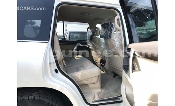 Buy Import Toyota Land Cruiser White Car in Import - Dubai in Conakry Buy Import Toyota Land Cruiser White Car in Import - Dubai in Conakry