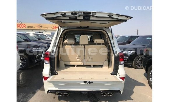 Buy Import Toyota Land Cruiser White Car in Import - Dubai in Conakry Buy Import Toyota Land Cruiser White Car in Import - Dubai in Conakry