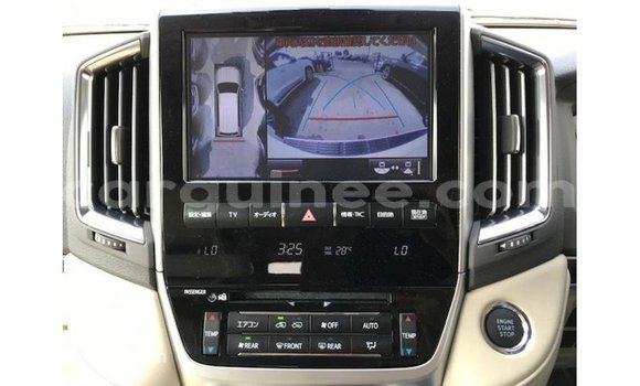 Buy Import Toyota Land Cruiser White Car in Import - Dubai in Conakry Buy Import Toyota Land Cruiser White Car in Import - Dubai in Conakry