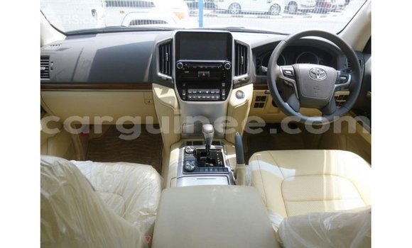 Buy Import Toyota Land Cruiser White Car in Import - Dubai in Conakry Buy Import Toyota Land Cruiser White Car in Import - Dubai in Conakry