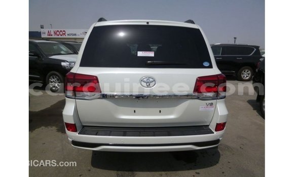 Buy Import Toyota Land Cruiser White Car in Import - Dubai in Conakry Buy Import Toyota Land Cruiser White Car in Import - Dubai in Conakry
