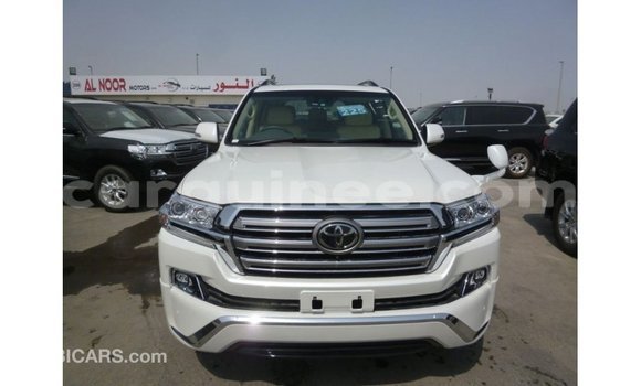 Buy Import Toyota Land Cruiser White Car in Import - Dubai in Conakry Buy Import Toyota Land Cruiser White Car in Import - Dubai in Conakry