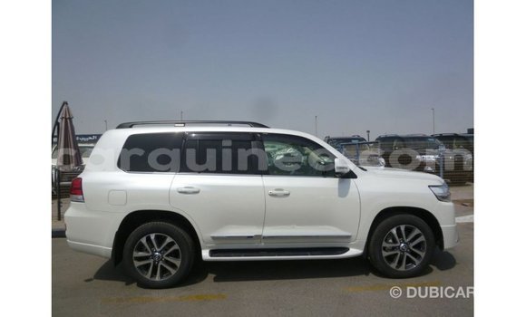 Buy Import Toyota Land Cruiser White Car in Import - Dubai in Conakry Buy Import Toyota Land Cruiser White Car in Import - Dubai in Conakry