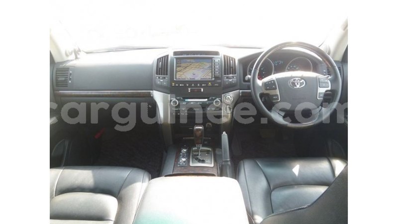 Big with watermark toyota land cruiser conakry import dubai 4749